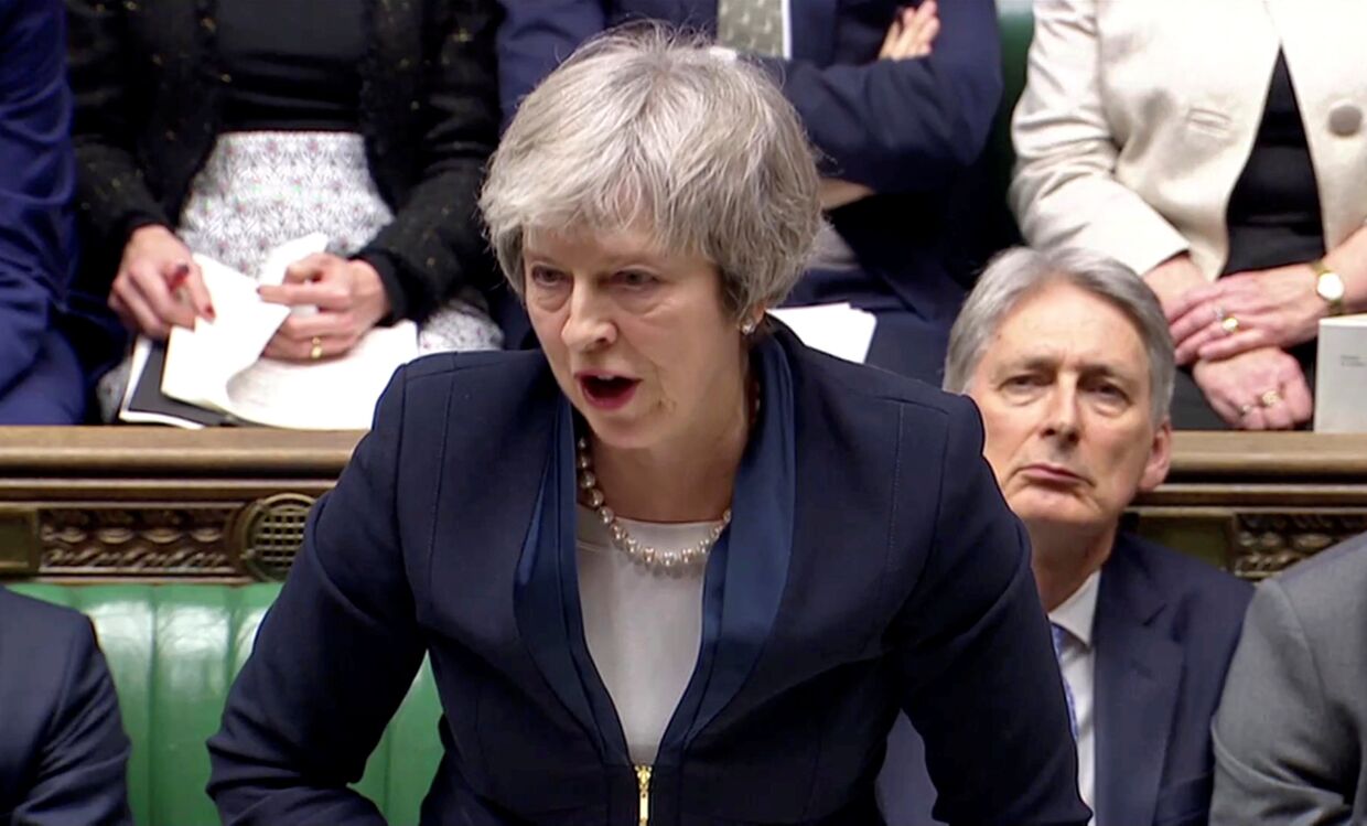 Премьер-министр Великобритании Тереза Мэй выступает перед парламентом