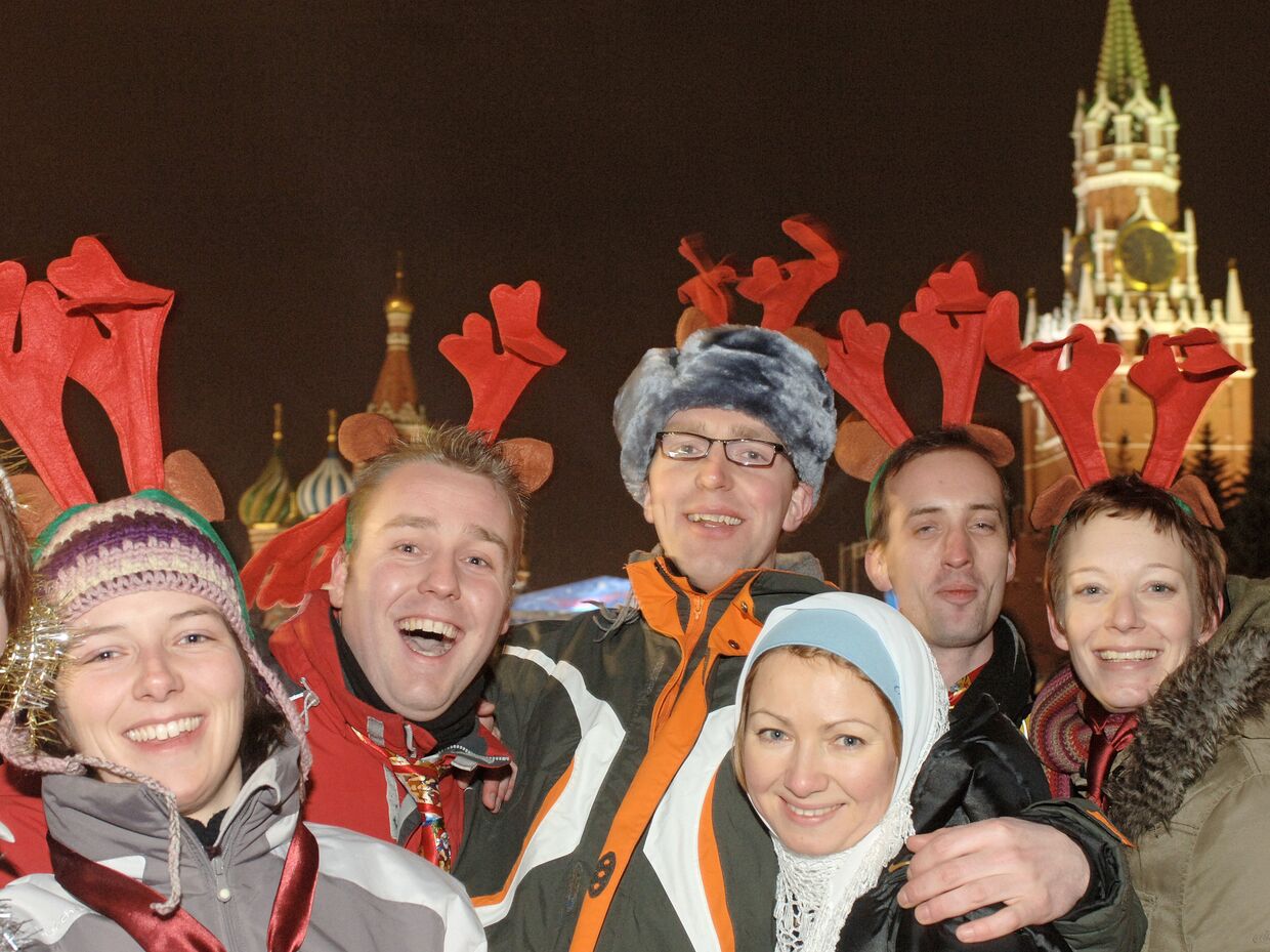 Туристы из Голландии встречают Новый 2007-й год на Красной площади