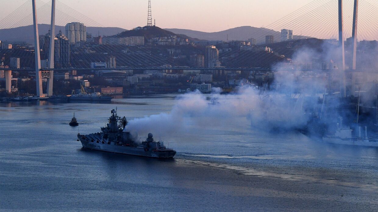 Встреча отряда боевых кораблей ТОФ в порту Владивостока