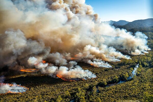 Крупный лесной пожар в Тасмании, Австралия