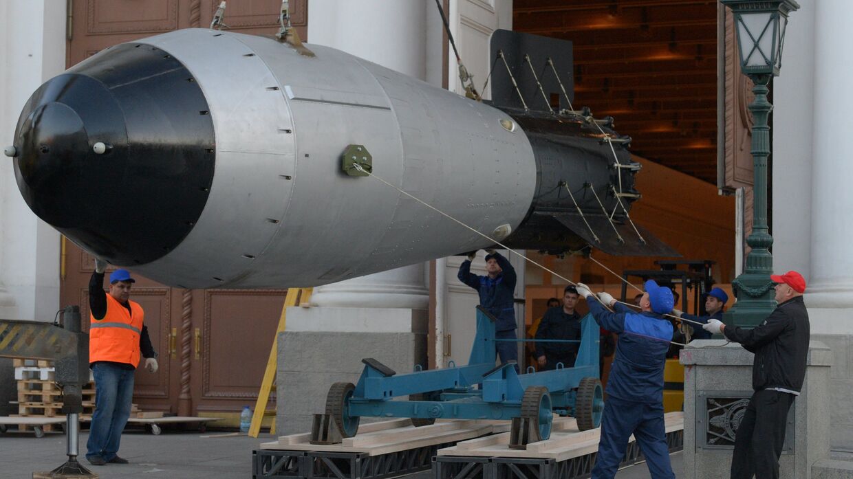 Копия термоядерной Царь-бомбы доставлена в Москву