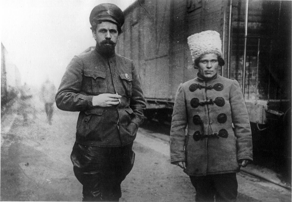 Павел Дыбенко и Нестор Махно, 1919 год
