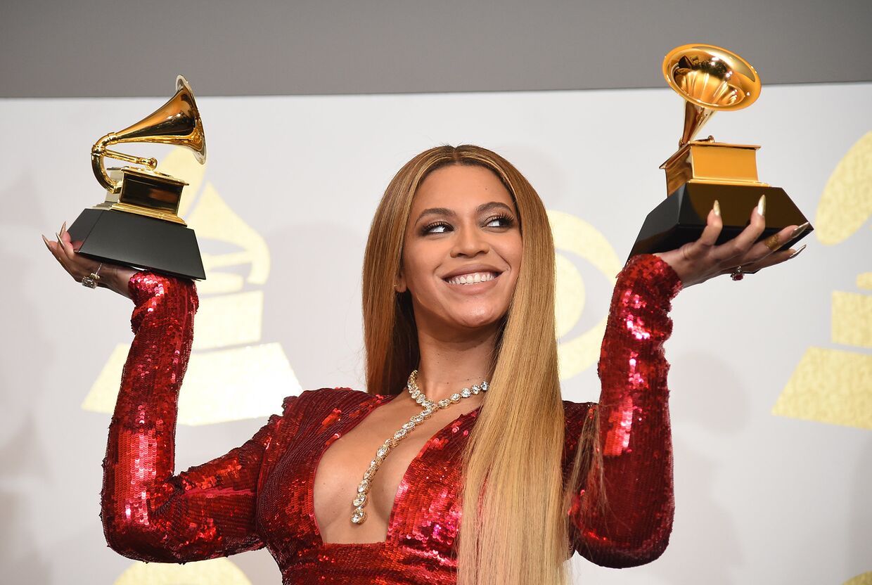 Певица Бейонсе во время 59-й ежегодной премии Grammy music Awards