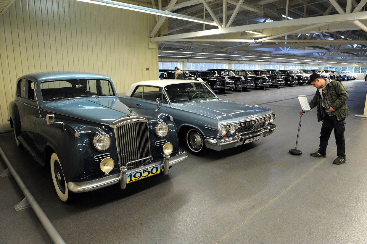 Коллекции автомобилей бывшего президента Украины Виктора Януковича в Межигорье