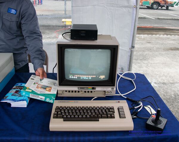 Компьютер Commodore 64 Компьютер Commodore 64