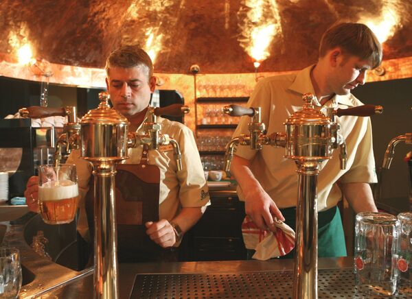 В пивном ресторане Пилзнер (Pilsner Urquell) в Москве В пивном ресторане Пилзнер (Pilsner Urquell) в Москве