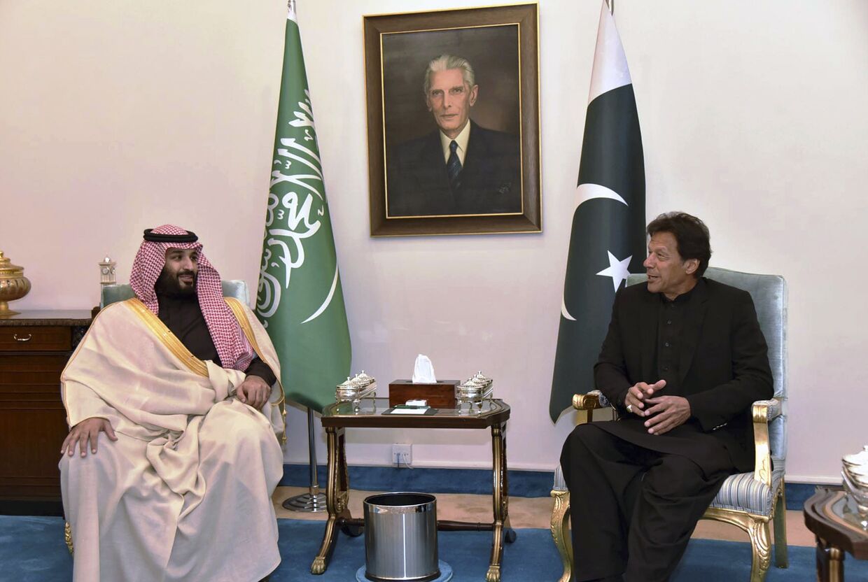 Наследный принц Саудовской Аравии Мухаммед бен Сальман и премьер-министр Пакистана Имран Хан