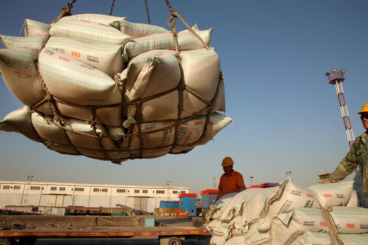 Транспортировка соевых бобов в порт Наньтун, Китай