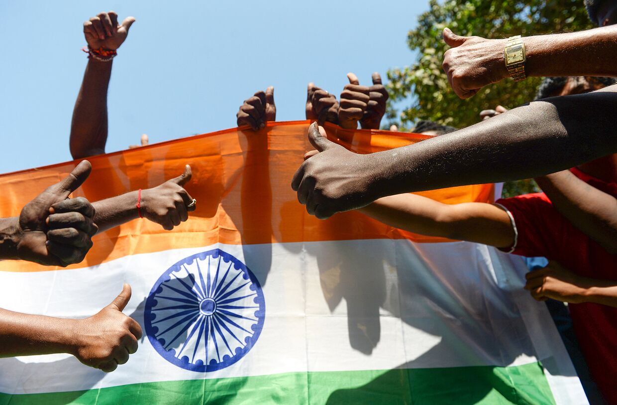 Участники акции в поддержку индийских вооруженных сил в Балакоте
