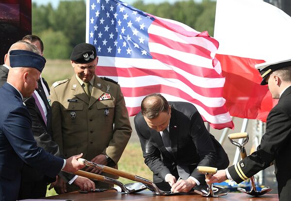 Президент Польши Анджей Дуда во время церемонии на базе в Редзиково, Польша Президент Польши Анджей Дуда во время церемонии на базе в Редзиково, Польша