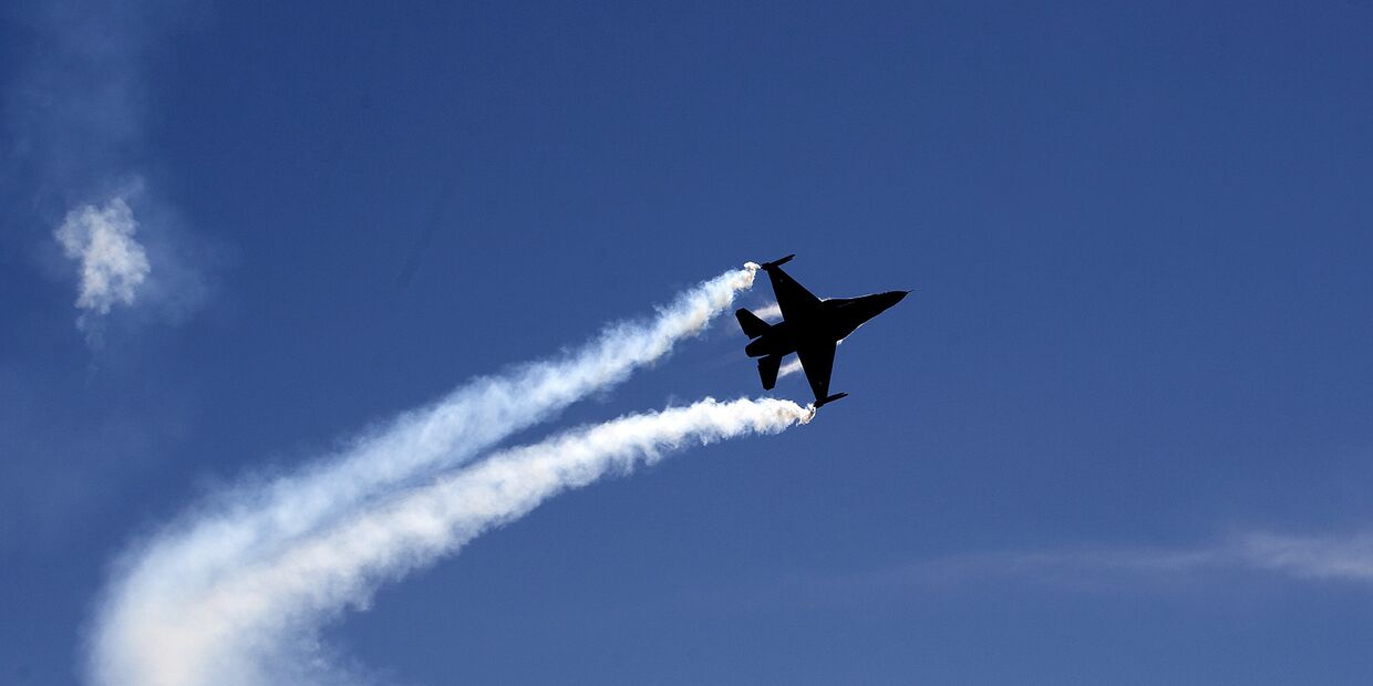 Истребитель пакистанских ВВС F-16 Истребитель пакистанских ВВС F-16