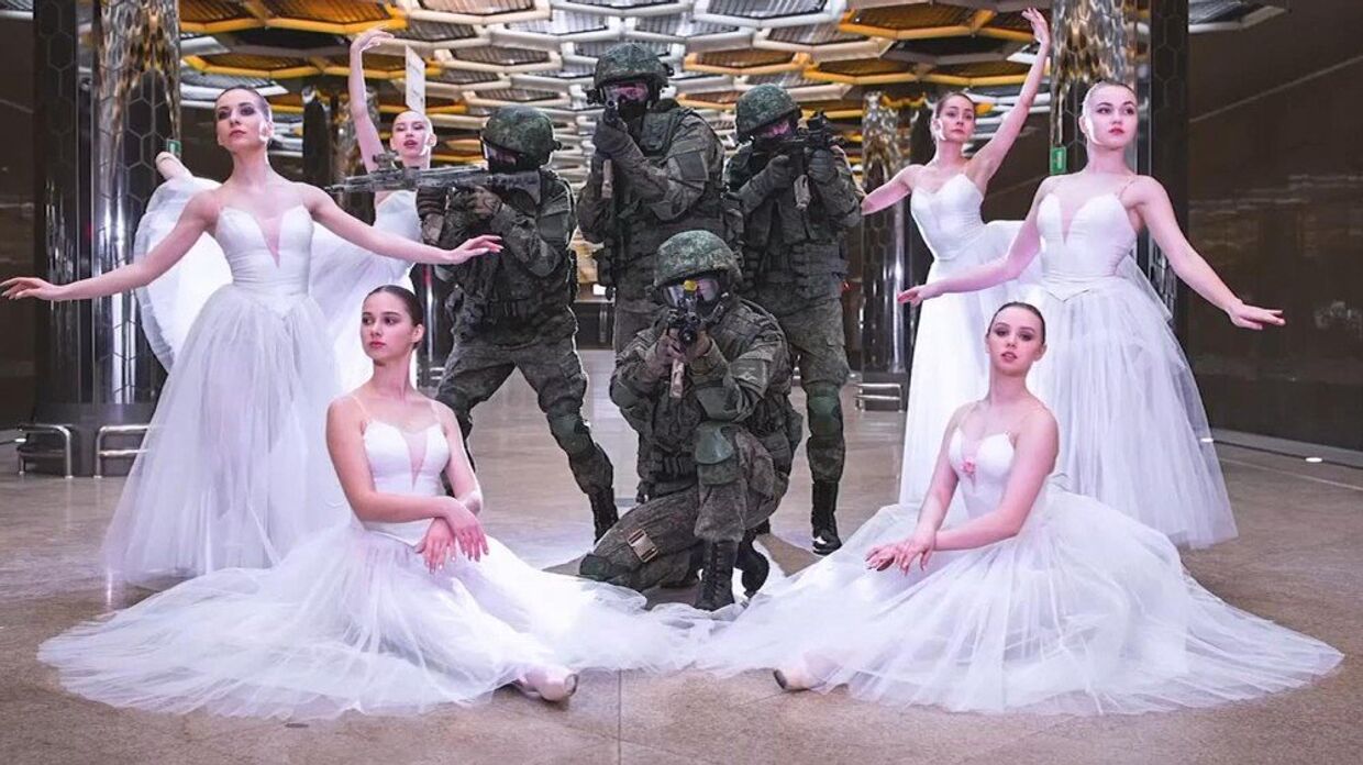 Фотосессия военных и балерин в Екатеринбурге к 8 марта