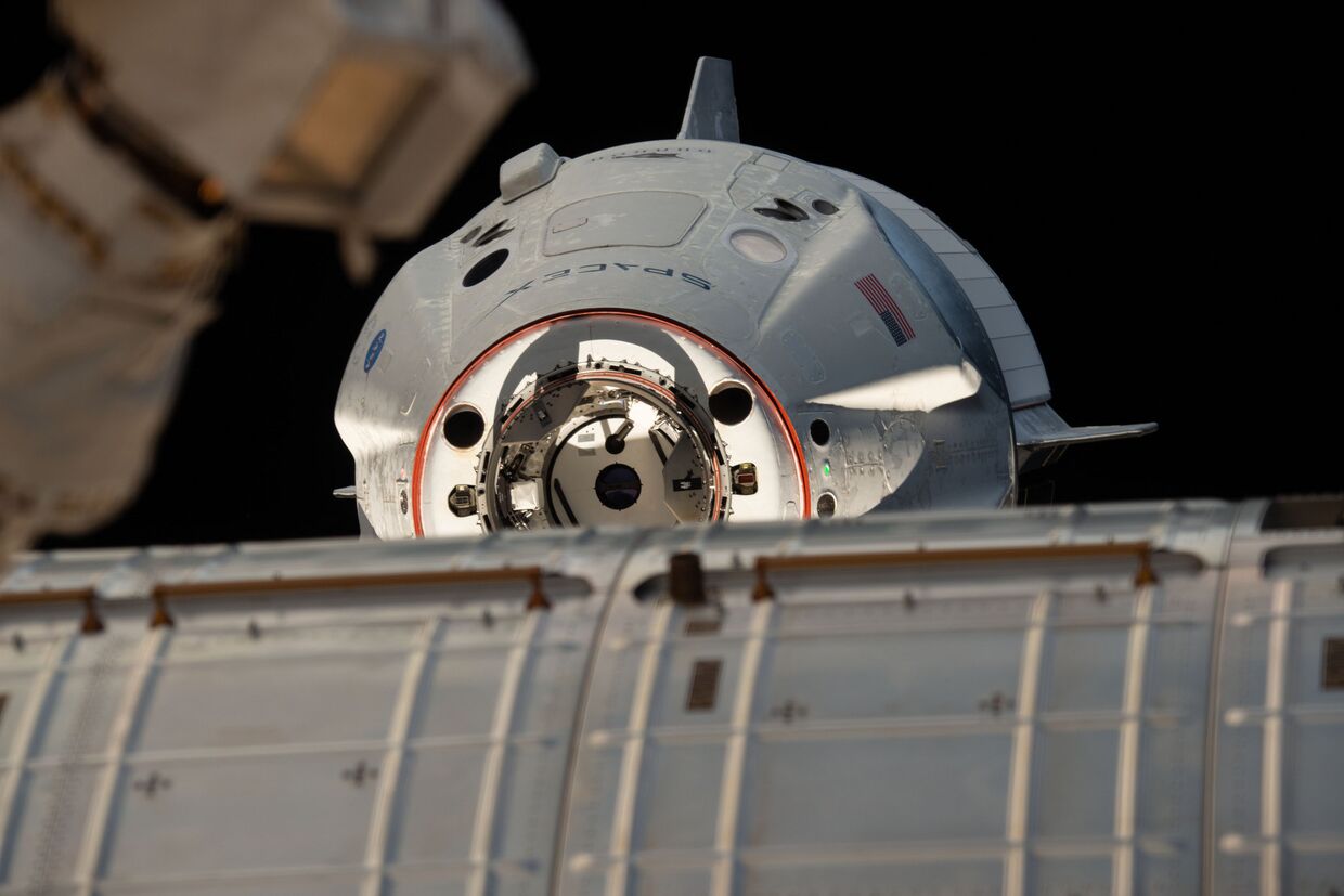 SpaceX Dragon приближается к Международной космической станции