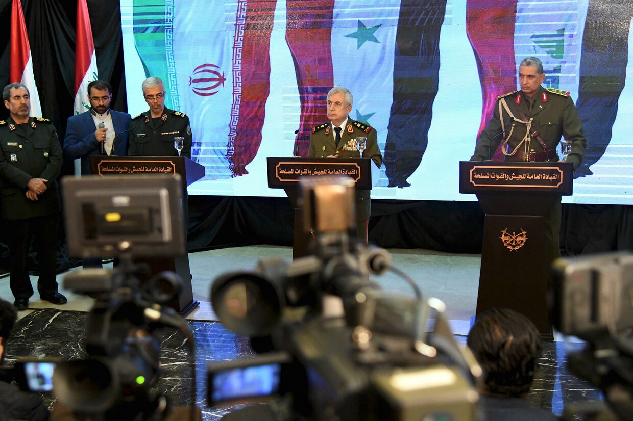 Министр обороны Сирии Али Абдуллу Айюба, министр обороны Ирака Османа аль-Ганими и министр обороны Ирана Мохаммада Хоссейна