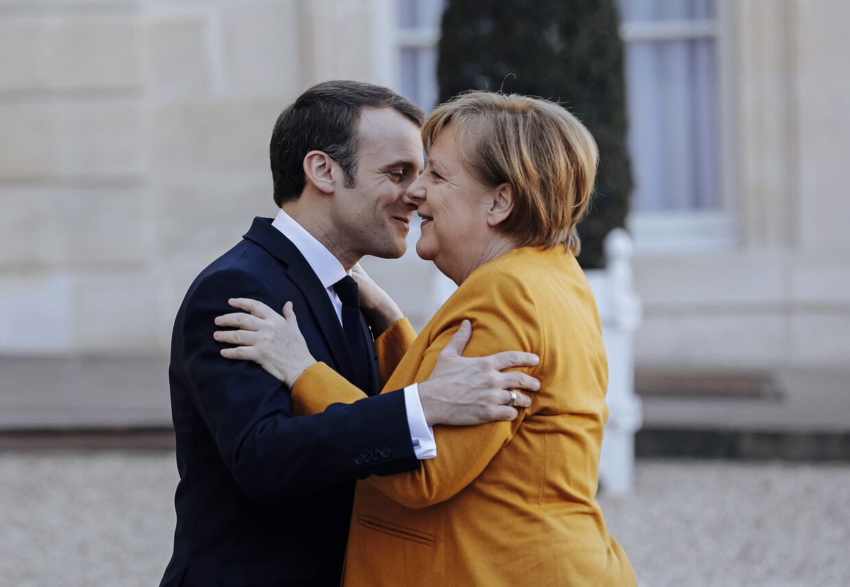 Президент Франции Эммануэль Макрон и канцлер Германии Ангелу Меркель