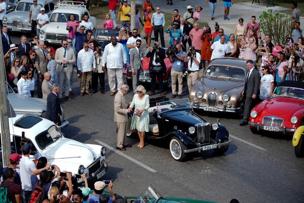 Принц Чарльз и Камилла, герцогиня Корнуольская на мероприятии British Classic Car в Гаване