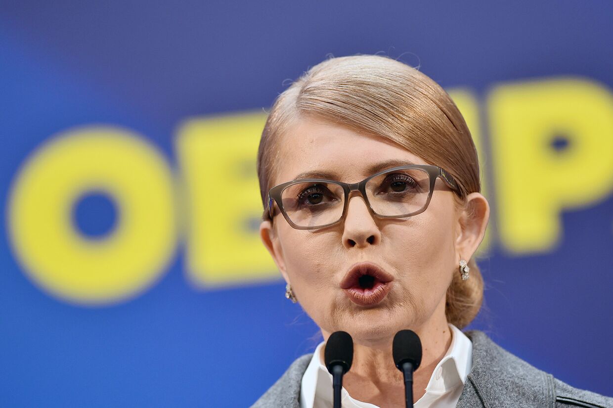 Кандидат в президенты Украины Юлия Тимошенко во время пресс-конференции