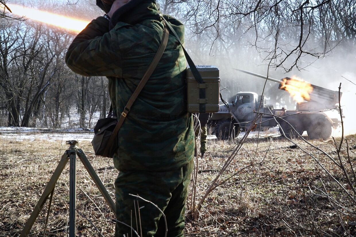 Обстрел позиций украинских сил в Горловке