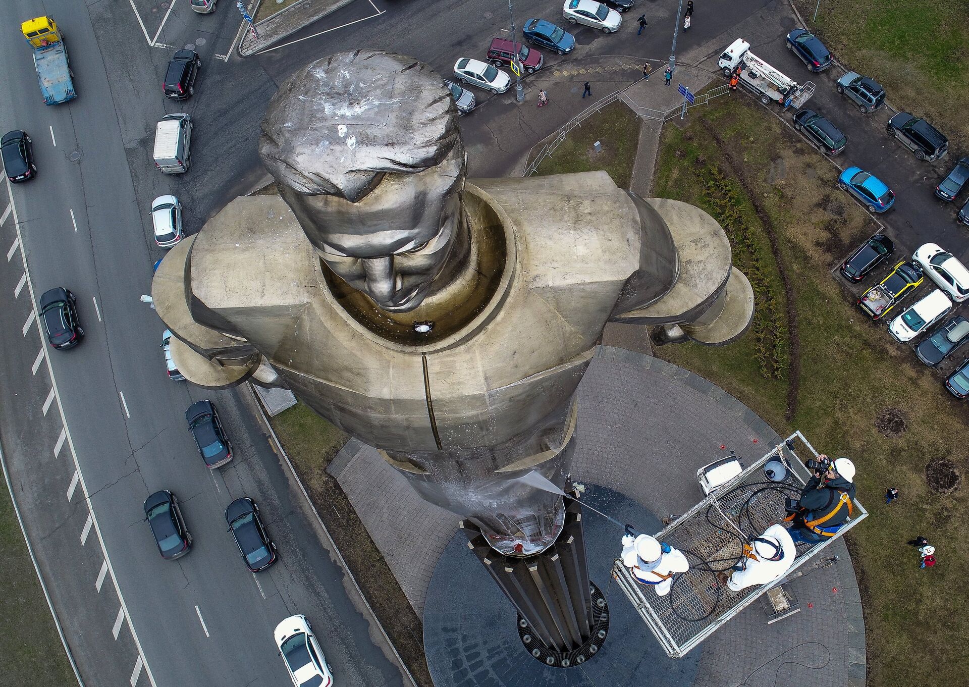 Мойка памятников в Москве после зимнего сезона - ИноСМИ, 1920, 12.04.2021