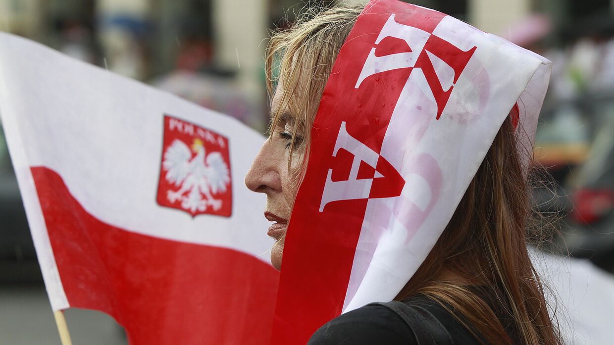 Женщина на митинге в Варшаве, Польша