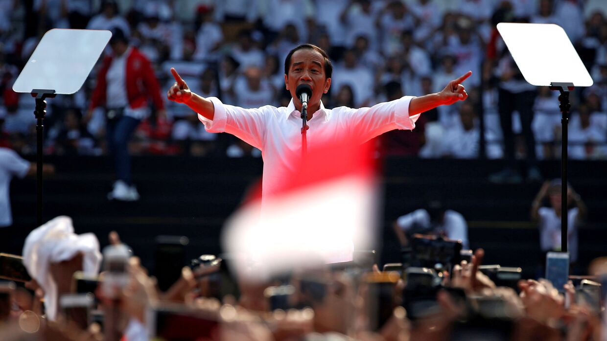 Джоко Видодо во время выступления на стадионе в Джакарте