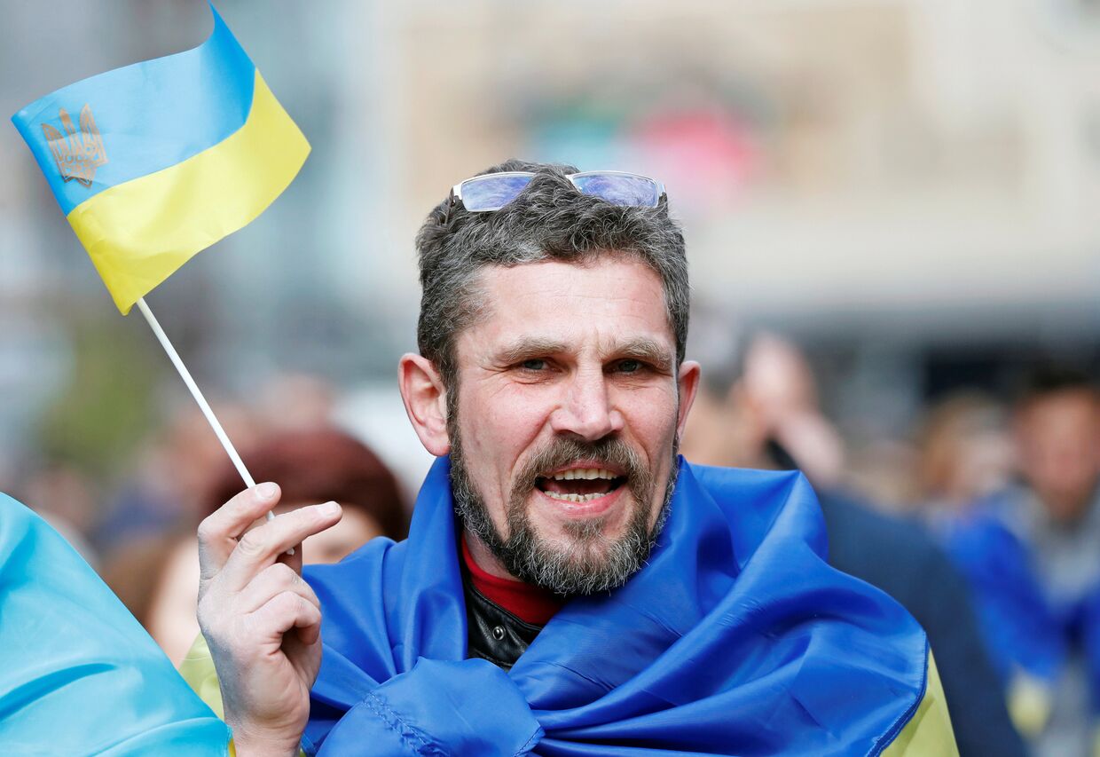 Сторонник Петра Порошенко перед вторым туром выборов на Украине