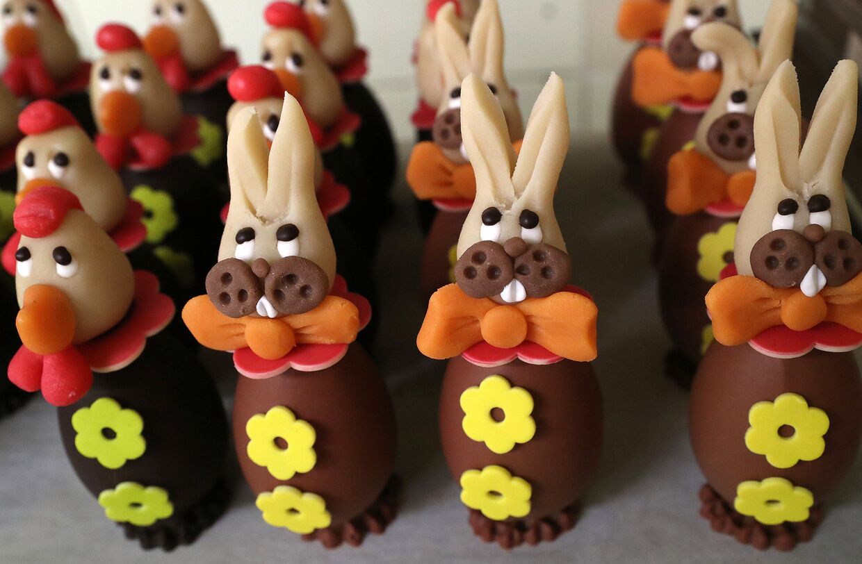 Шоколадные кролики в шоколадной мастерской Wittamer в Брюсселе, Бельгия