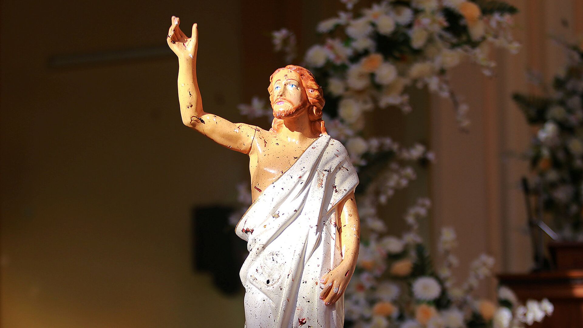 Пятна крови на статуе Иисуса в церкви в Негомбо, Шри-Ланка - ИноСМИ, 1920, 24.04.2019