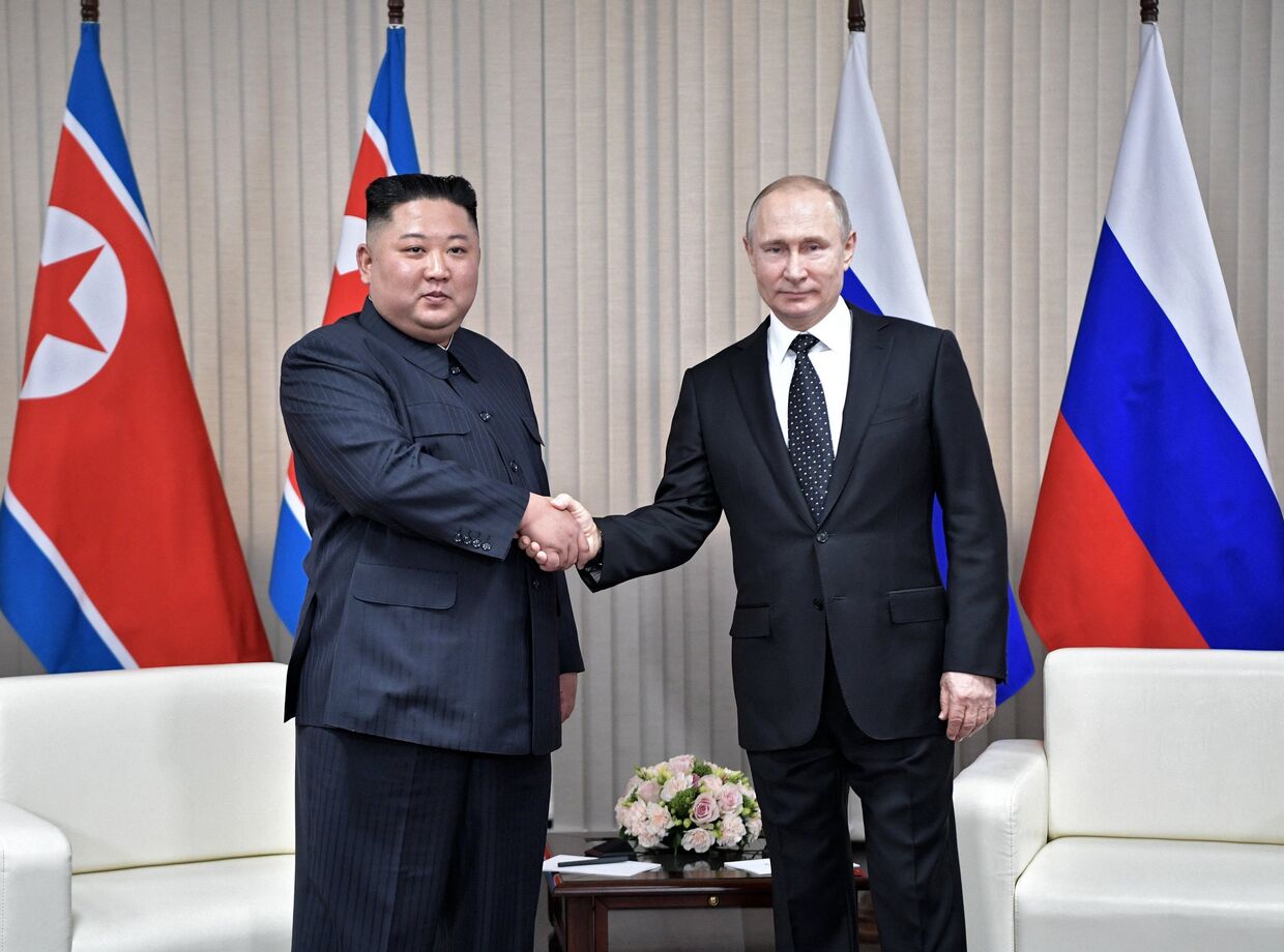 Президент РФ В. Путин встретился с лидером КНДР Ким Чен Ыном 25 апреля 2019 года