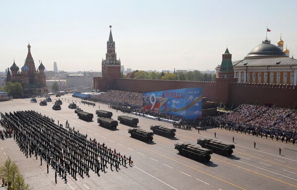 Общий вид генеральной репетиции военного парада на Красной площади