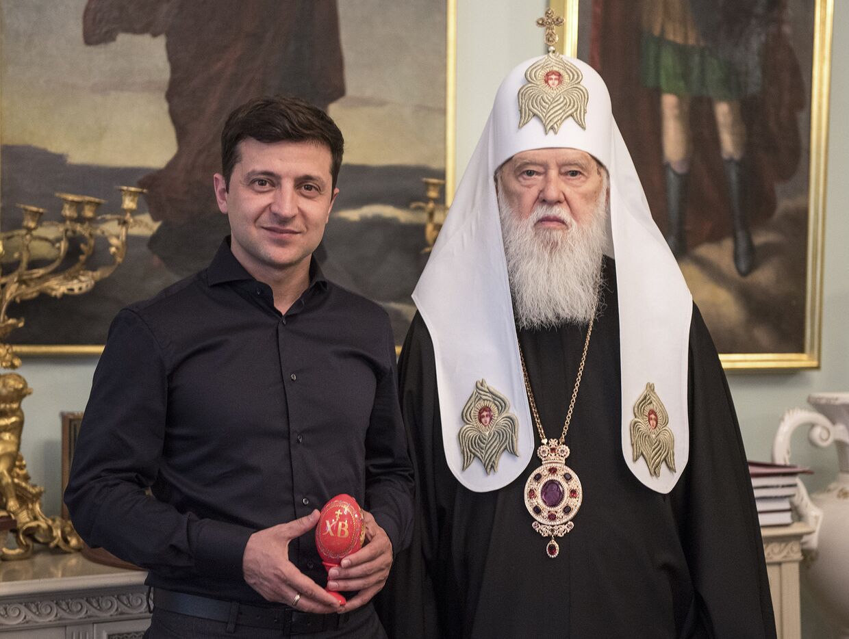 Избранный президент Украины Владимир Зеленский и патриарх Филарет в Киеве