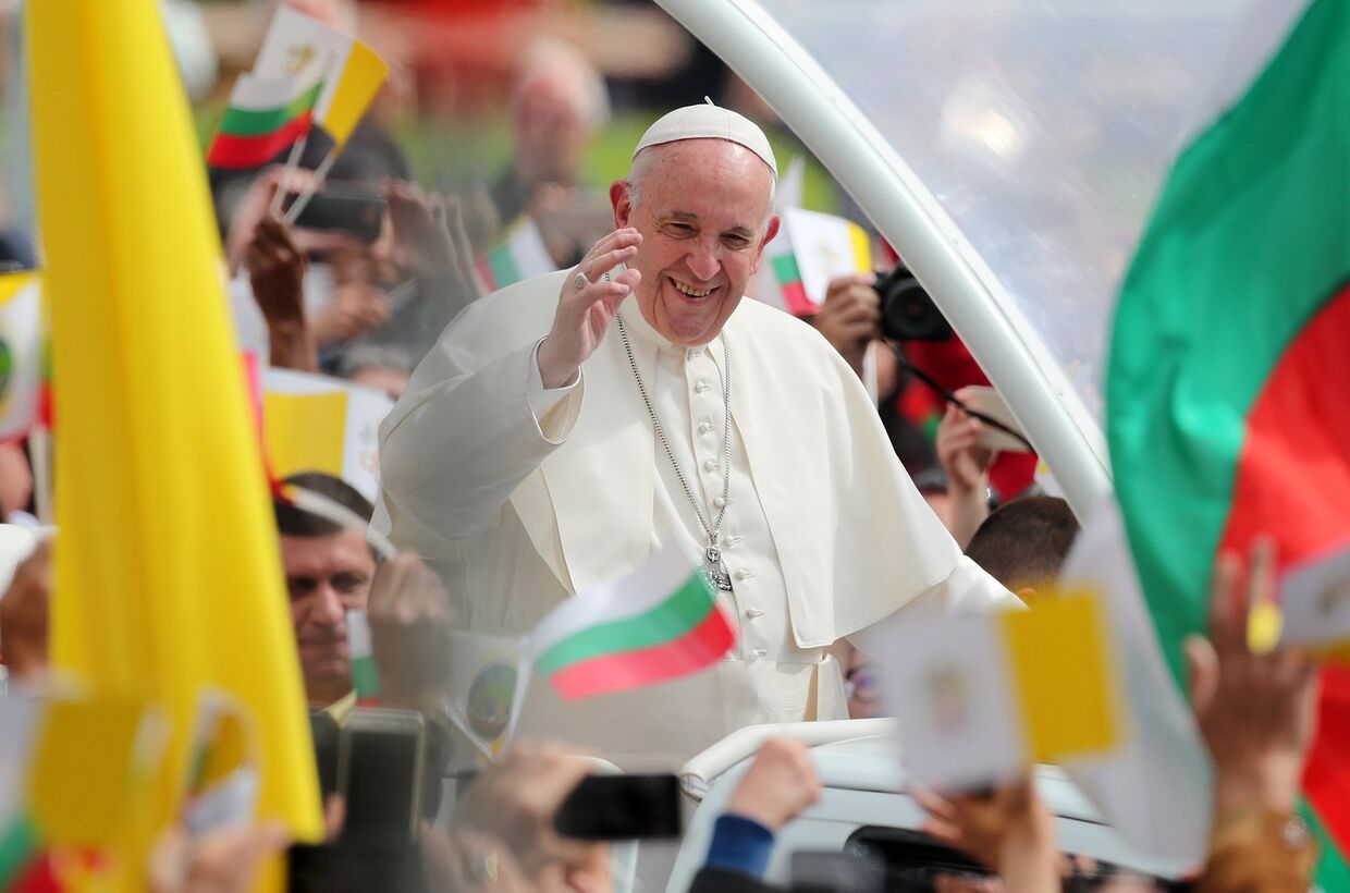 Папа Франциск на площади Князя Александра I в Софии, Болгария