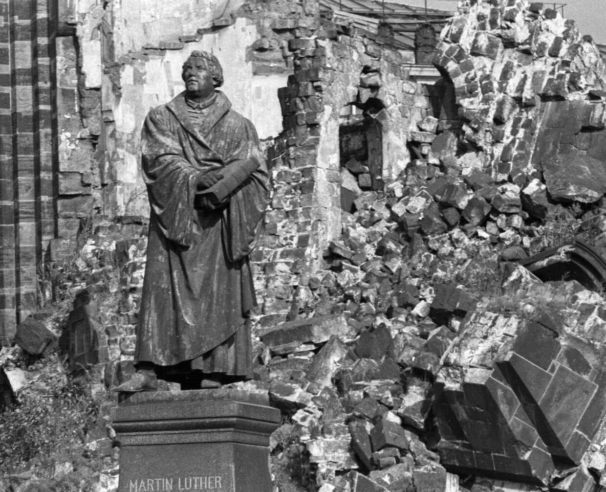 Церковь Дрездена, разрушенная бомбардировкой города в 1945 году