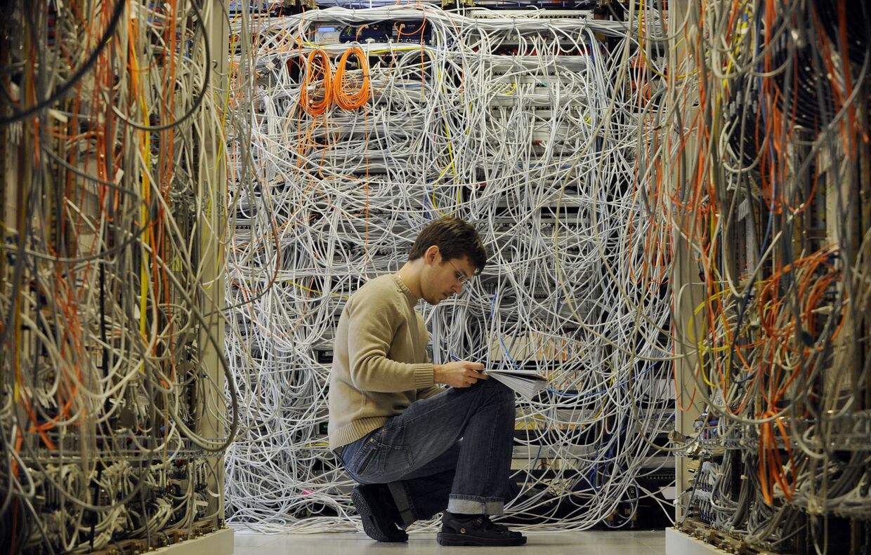 Инженер в телекоммуникационном центре Ericsson в Будапеште