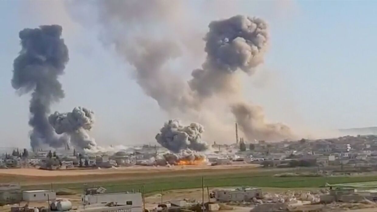 Бомбардировки в Хан аль-Субул, провинция Идлиб, Сирия