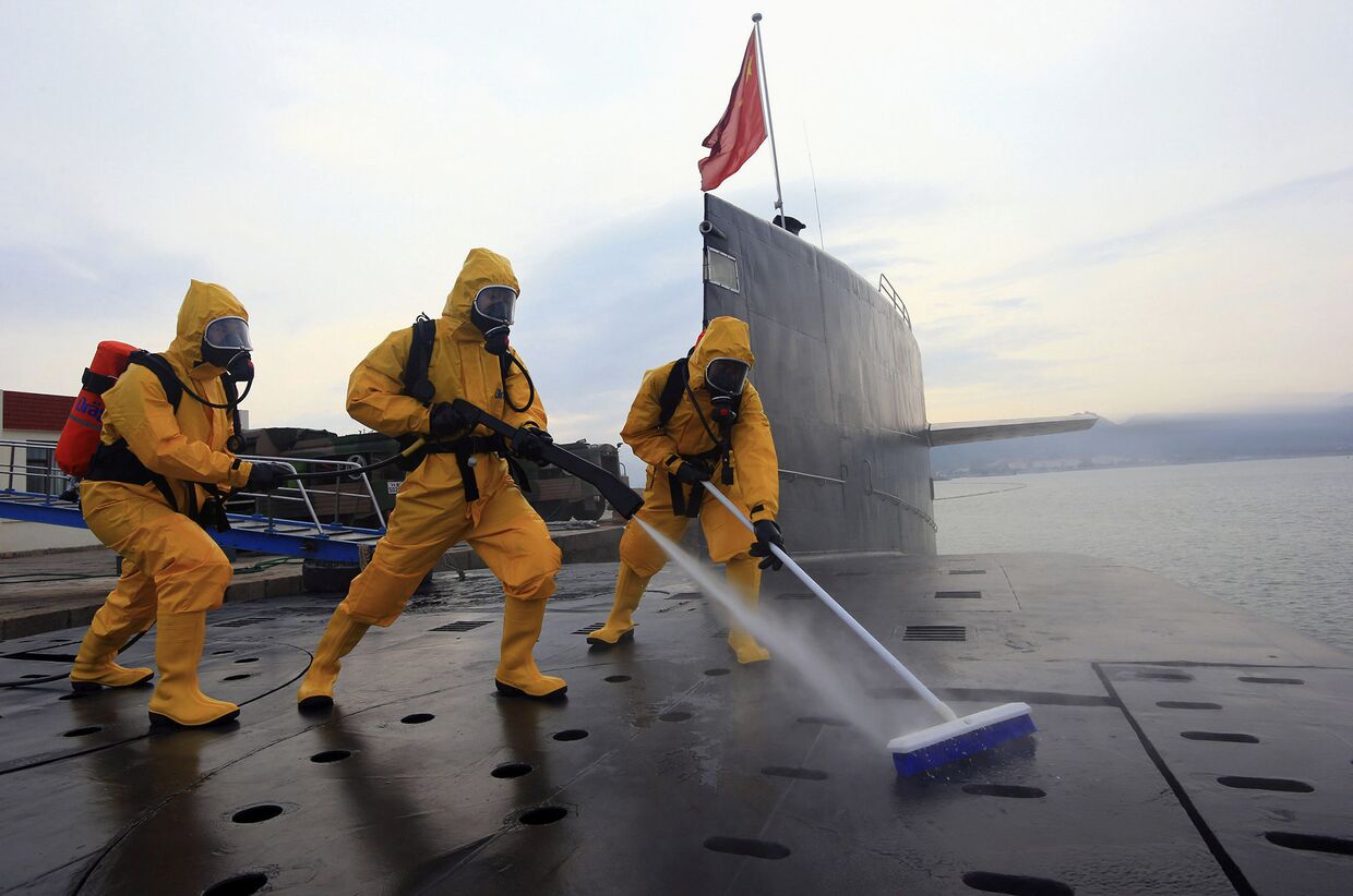 Военные учения на базе подводных лодок Циндао в провинции Шаньдун, Китай