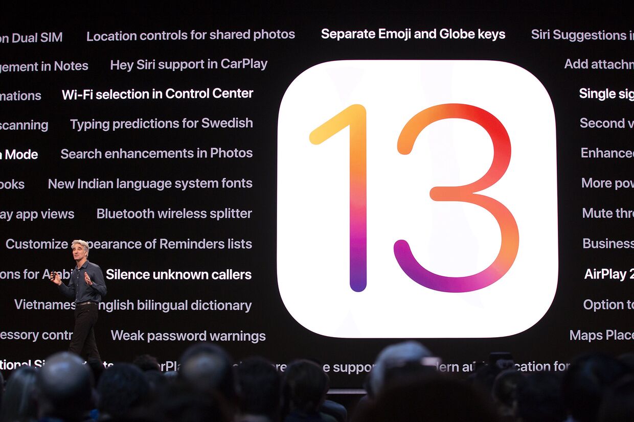 Старший вице-президент Apple по программной инженерии Крейг Федериги рассказывает о предстоящей iOS 13 во время WWDC в Сан-Хосе, Калифорния