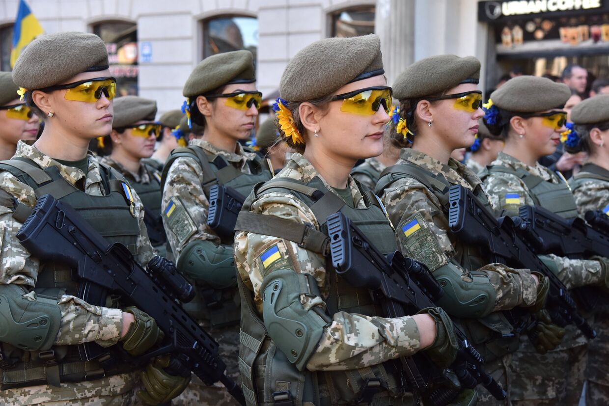 Военный парад к Дню защитника Украины во Львове