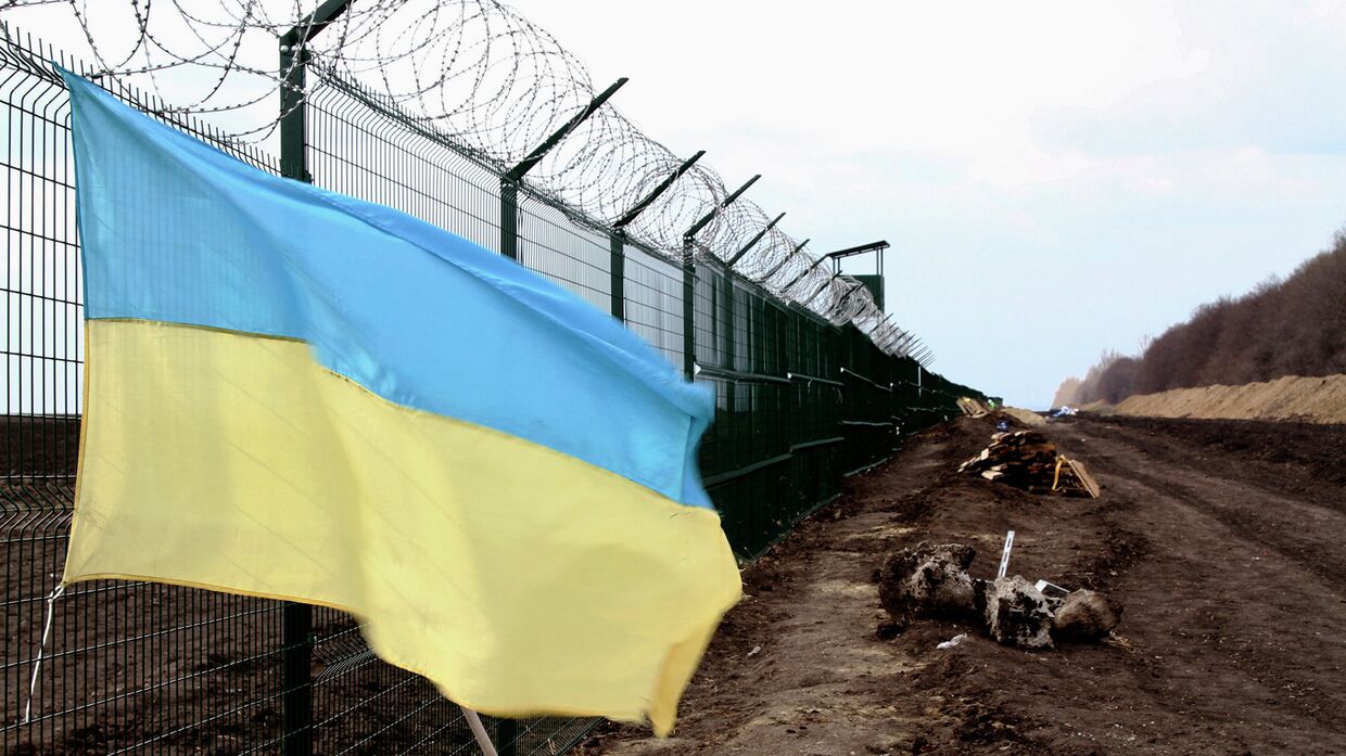 Украинский флаг на границе с Россией