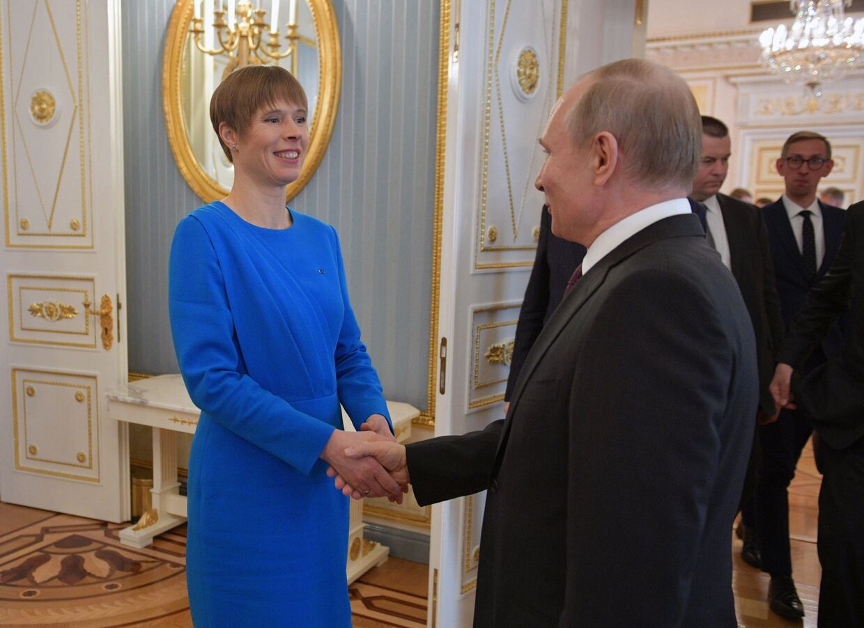 Президент РФ В. Путин встретился с президентом Эстонии К. Кальюлайд