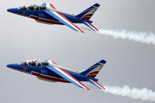 Тренировочный полет французских ВВС накануне открытия авиасалона