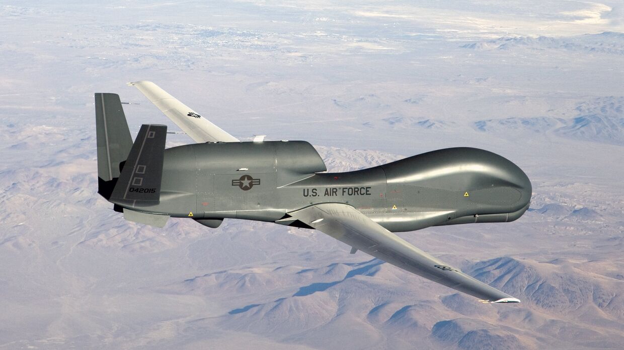 Американский стратегический разведывательный БПЛА RQ-4 Global Hawk