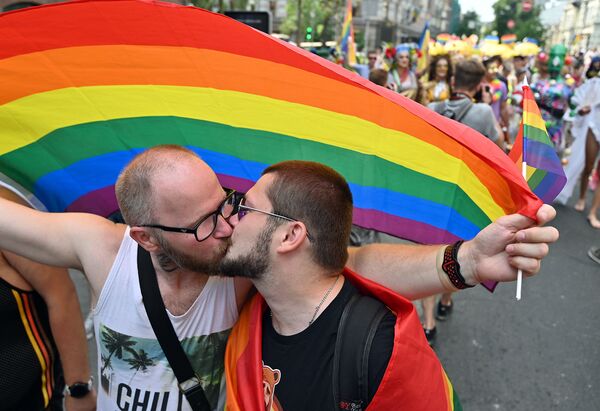 Участники гей-парада в Киеве