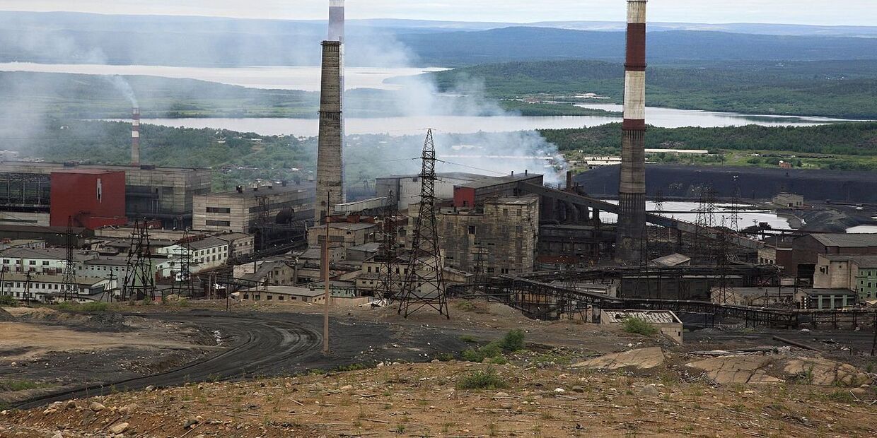 Горно-металлургический комбинат «Печенганикель» в городе Никель, Мурманская область