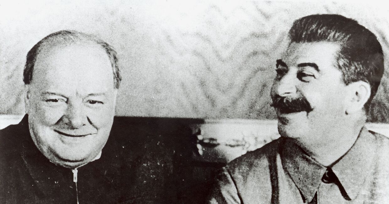 Уинстон Черчилль и Иосиф Сталин во время исторической конференции в Москве 13 сентября 1942 года