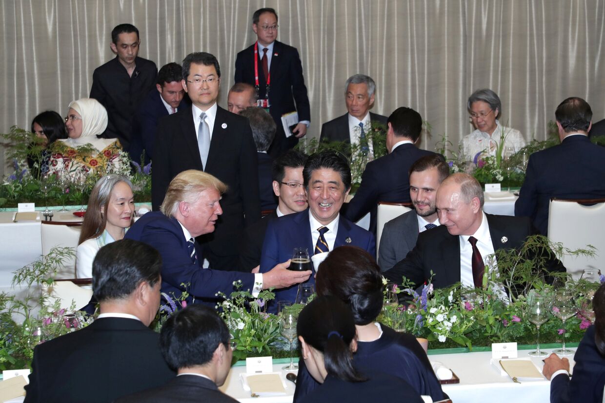 Лидеры и делегаты стран G20 принимают участие в ужине в Осаке