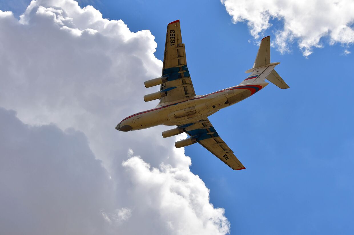Российский самолет с оборудованием для С-400 на борту направляется в Турцию