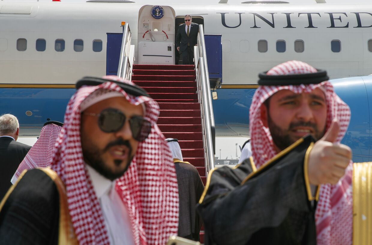 24 июня 2019. Госсекретарь США Майк Помпео прибывает в Саудовскую Аравию
