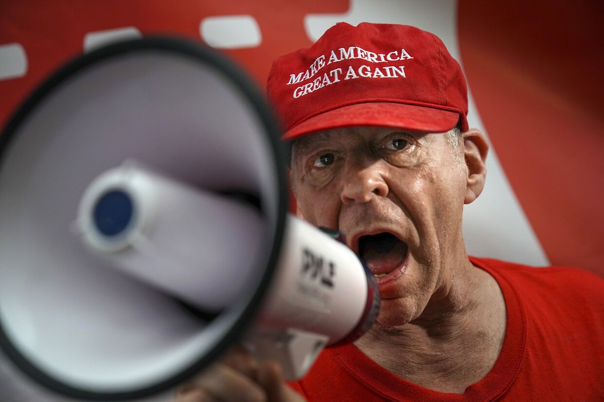 Участник демонстрации в поддержку Дональда Трампа в Нью-Йорке