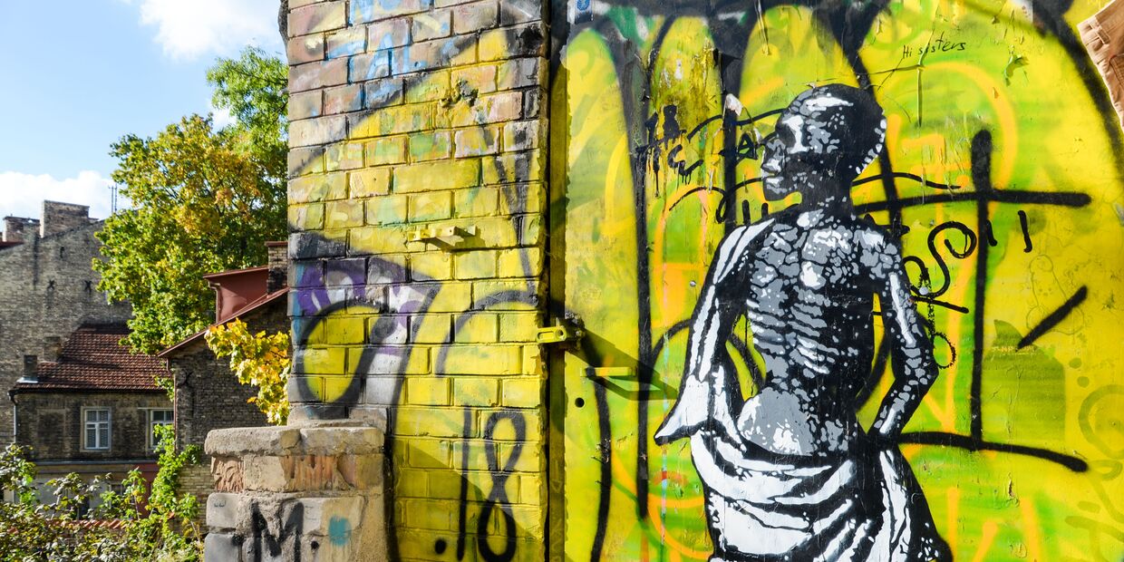 Улица в Ужуписе, Вильнюс, Литва Улица в Ужуписе, Вильнюс, Литва